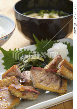 しびまぐろの腹皮 しびまぐろの腹皮 24260738