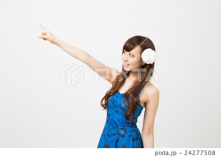 ワンピースの女性 ワンピースの女性 24277508