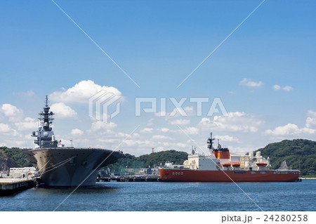 護衛艦いずも 南極観測船しらせ 護衛艦いずも 南極観測船しらせ 24280258