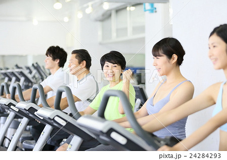 フィットネスイメージ　バイク　 24284293