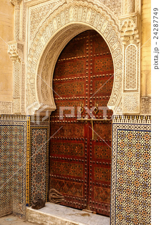 Detail of the beautiful tile mosaic decoration Detail of the beautiful tile mosaic decoration 24287749