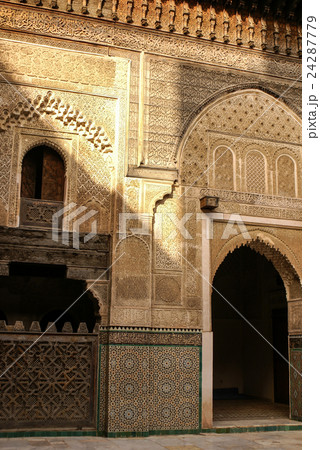 Detail of the beautiful tile mosaic decoration Detail of the beautiful tile mosaic decoration 24287779