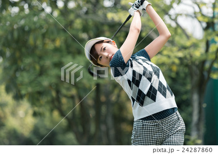 Japanese woman golfer , housewife 24287860