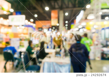 Blurred image of shopping mall Blurred image of shopping mall 24292674