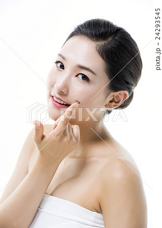 Beautiful Asian Woman / Beauty Concept.jpg 24293545