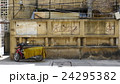 ベトナム　路地裏 24295382