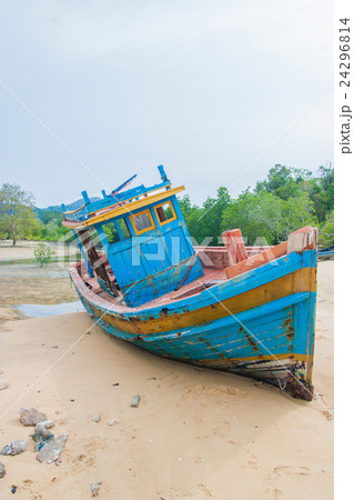 Wooden Shipwreck Wooden Shipwreck 24296814