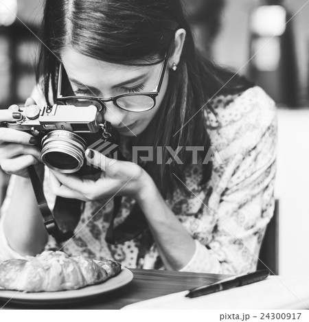 Traveler Photograph Journey Tourist Girl Lady Concept 24300917