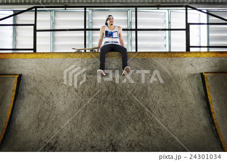 Man Skateboarder Lifestyle Relax Hipster Concept 24301034