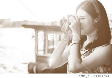 Girl Adventure Hangout Traveling Holiday Photography Concept 24304753