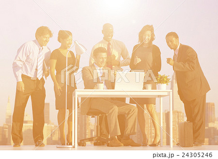 Outdoor Business Meeting in New York City Concept 24305246