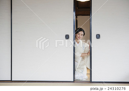 和服でご挨拶 和服でご挨拶 24310276