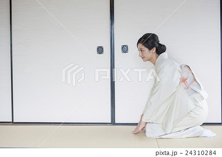 和服でご挨拶 和服でご挨拶 24310284