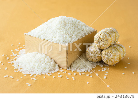 米　米俵　秋　収穫　主食　食糧　升　穀物 24313679