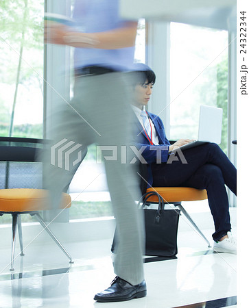 オフィス　ビジネスイメージ 24322344