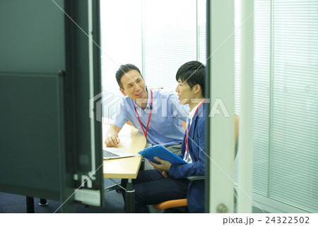 オフィス　ビジネスイメージ 24322502