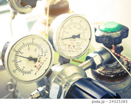 Pressure guage for gas in laboratory Pressure guage for gas in laboratory 24325265