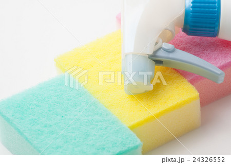 年末の大掃除だけでなく、普段もカラフルなスポンジでキッチンやバスルームを楽しくクリーニング 年末の大掃除だけでなく、普段もカラフルなスポンジでキッチンやバスルームを楽しくクリーニング 24326552