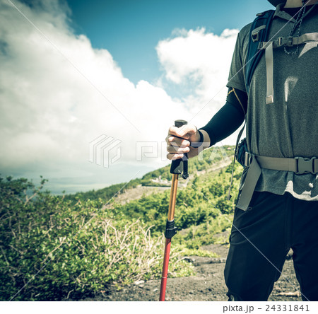 登山中のイメージ 登山中のイメージ 24331841