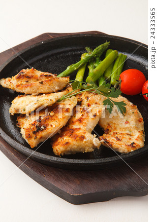 鶏肉の香草パン粉焼き 24333565