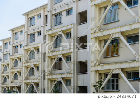 耐震補強した団地 24334671