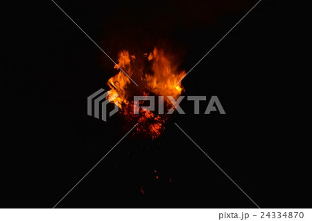 東大寺・二月堂の「お水取り」(奈良県奈良市雑司町) 東大寺・二月堂の「お水取り」(奈良県奈良市雑司町) 24334870