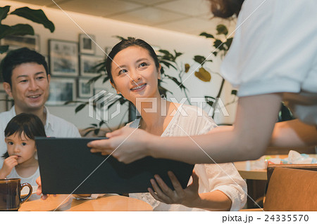 shopping complex　　　　　撮影協力：TENOHA DAIKANYAMA 24335570