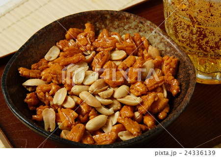 かき餅とビール 24336139