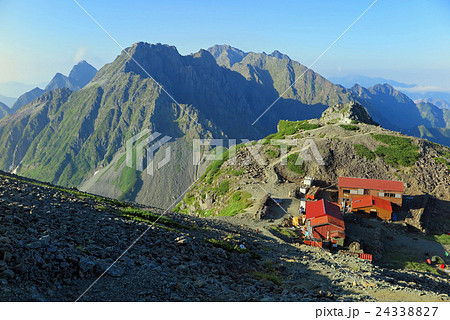 南岳よりキレット越しの北穂高岳 南岳よりキレット越しの北穂高岳 24338827