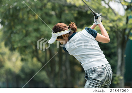 Japanese woman golfer , housewife 24347060