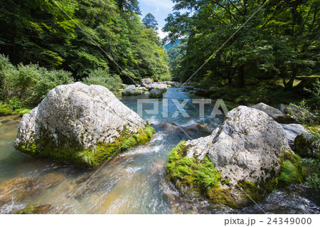 愛媛県内子町 小田深山渓谷 深山荘前の風景 愛媛県内子町 小田深山渓谷 深山荘前の風景 24349000