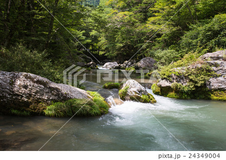 愛媛県内子町　小田深山渓谷　深山荘前の風景 24349004