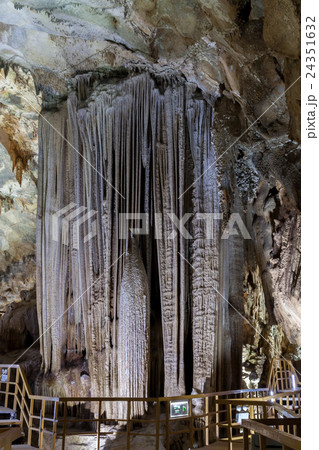 世界遺産に登録されているベトナムのフォンニャ-ケバン国立公園のティエンソン洞窟 24351632