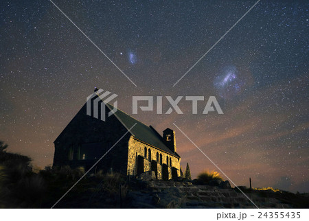 良き羊飼いの教会とマゼラン雲 24355435