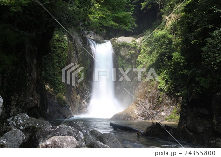 愛知県新城市・鳴沢の滝 24355800