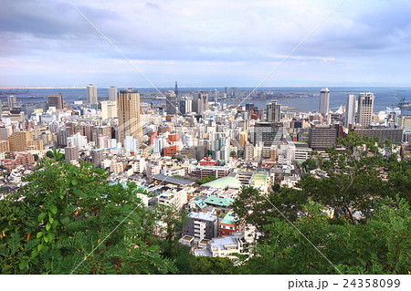 六甲から見た神戸港 24358099