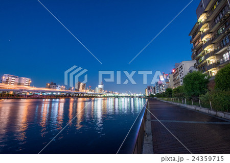 隅田川河畔の夜景 24359715