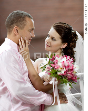 newly married couple 24361247