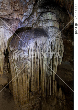 ベトナムの「天国の洞窟」と呼ばれる鍾乳洞 24364338