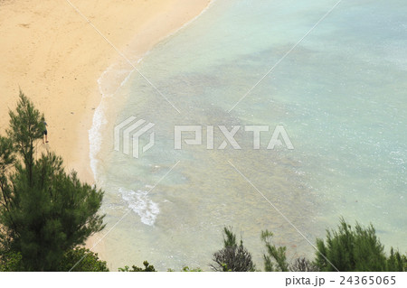 沖縄 恩納村 万座ビーチ 24365065