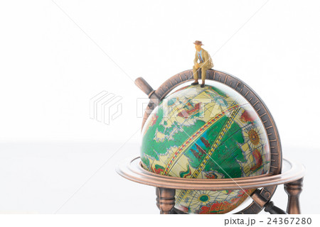 地球儀と考える人 地球儀と考える人 24367280