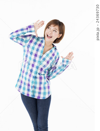 20代後半の女性 20代後半の女性 24369730