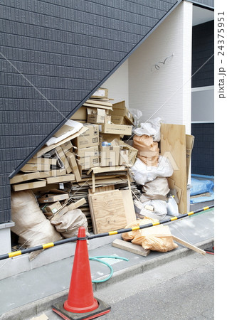 建築中のゴミ 建築中のゴミ 24375951