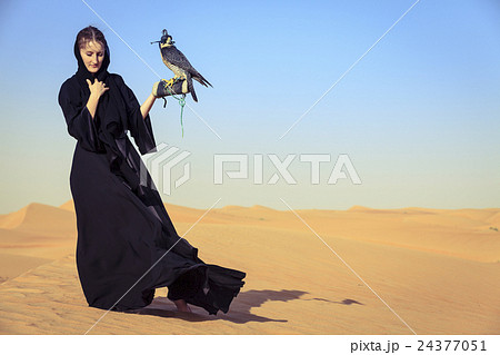 Woman with Peregrine Falcon 24377051