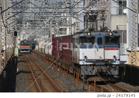 武蔵野線を行く貨物列車（EF65形1000番台牽引） 24379145