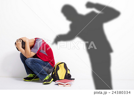 Man shadow attack   to terrified student 24380334