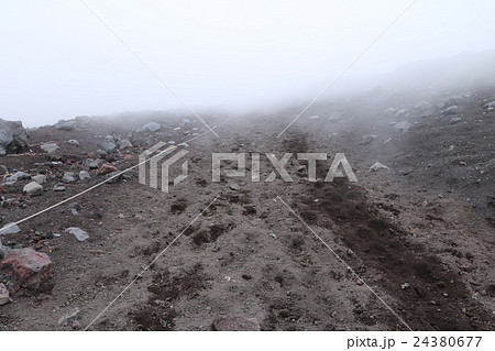 富士登山御殿場ルート下山道7~6合目の砂走り 富士登山御殿場ルート下山道7~6合目の砂走り 24380677