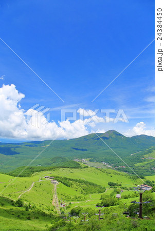蓼科山と青空(長野県) 蓼科山と青空(長野県) 24384450