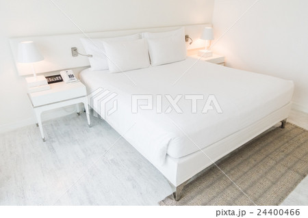 Pillow on bed Pillow on bed 24400466