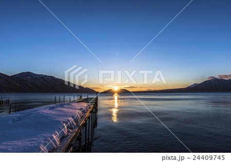 支笏湖の日の出2 支笏湖の日の出2 24409745